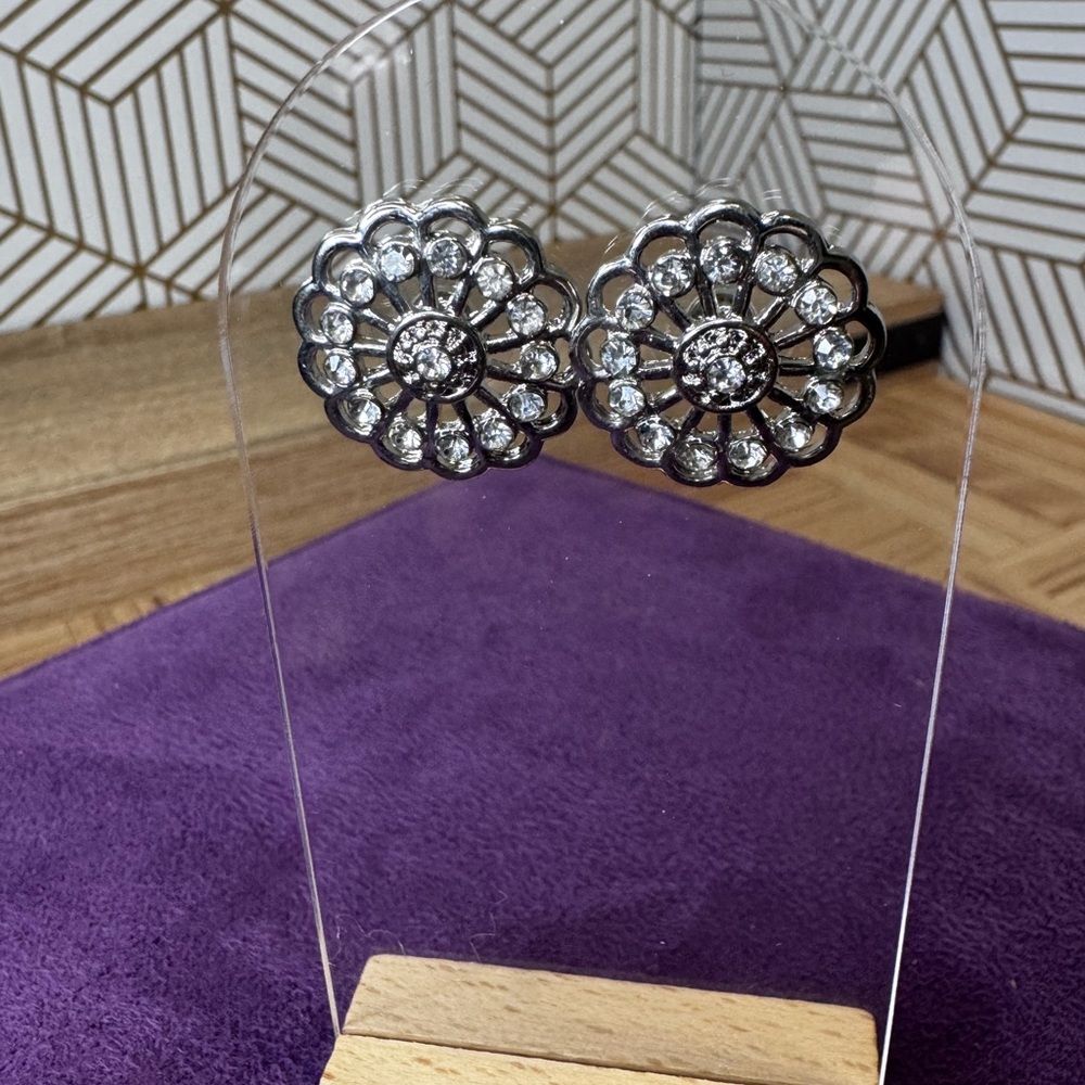 Elegant Silver Floral Earrings